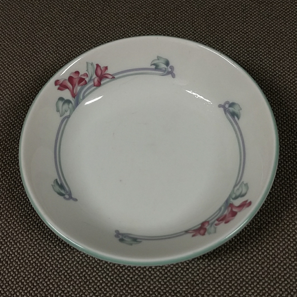Homer Laughlin "Sara" 4.5" dish